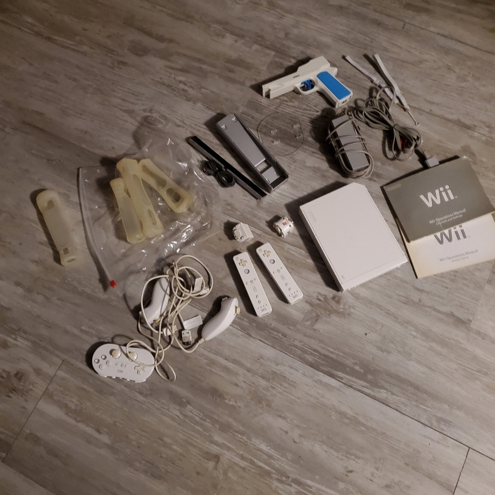 Nintendo WII & Assorted Games